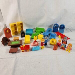Vintage 1990 Geobra Playmobil Furniture and Figures LOT 33 Piece VG+ Fast Ship